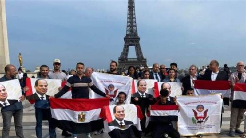 وقفة احتفالية في