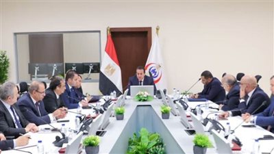 وزير الصحة يناقش خطة التأمين الطبي للانتخابات الرئاسية