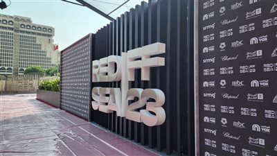 بالصور ..شاهد الاستعدادات النهائية لحفل افتتاح مهرجان البحر الأحمر السينمائي الليلة