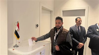 المصريون في ميلانو يتوافدون على مقر القنصلية المصرية للإدلاء بأصواتهم