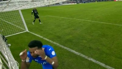 يستفز رونالدو فيتلقى بطاقة حمراء.. شاهد لحظة طرد البليهي لاعب الهلال السعودي