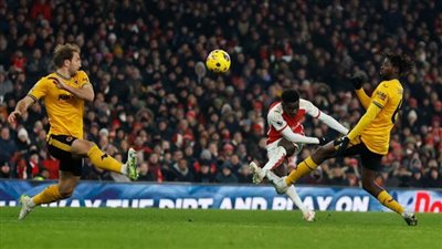 أرسنال يتخطى وولفرهامبتون بصعوبة ويحافظ على قمة البريميرليج 