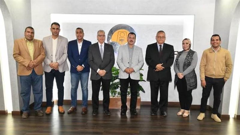 رئيس جامعة الوادى