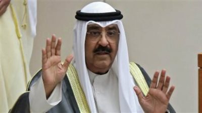 ولي عهد الكويت يتلقى اتصالًا من سلطان عمان للاطمئنان على صحة الأمير