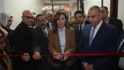 وزيرة الثقافة ومحافظ سوهاج يفتتحان معرِض الكتاب الأول بالمحافظة