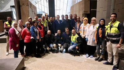 عيسى يقوم بجولة تفقدية بالمتحف المصري الكبير