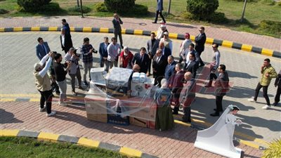 تسليم 15 جهازًا للفتيات الأولى بالرعاية بمبادرة 