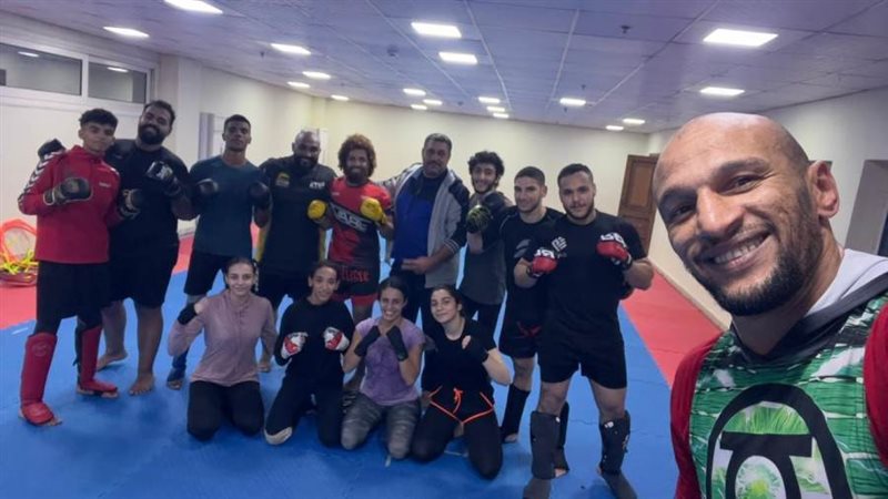 كرم جابر يزور معسكر