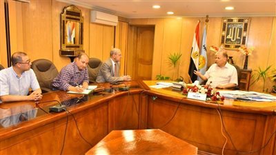 محافظ أسيوط يلتقي برئيس شركة الوجه القبلي لإنتاج الكهرباء