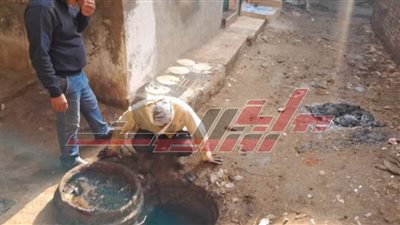تطهير شبكات صفايات الأمطار والصرف الصحي بكفر الشيخ 