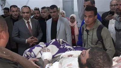 نائب محافظ المنيا يتابع حالة المصابين فى حادث أوتوبيس الصحراوي الشرقى