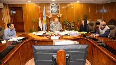 محافظ أسيوط يتابع الإجراءات القانونية لاعتماد لائحة عمل مركز معلومات شبكات المرافق 