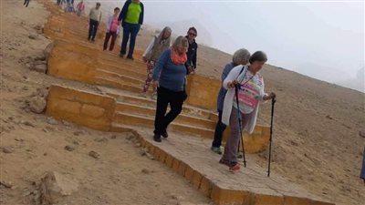 وفد سياحي من دولة ألمانيا يزور المناطق الأثرية بالمنيا