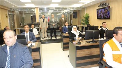 محافظ بني سويف يتفقد استعدادات مركز السيطرة الموحد للانتخابات الرئاسية