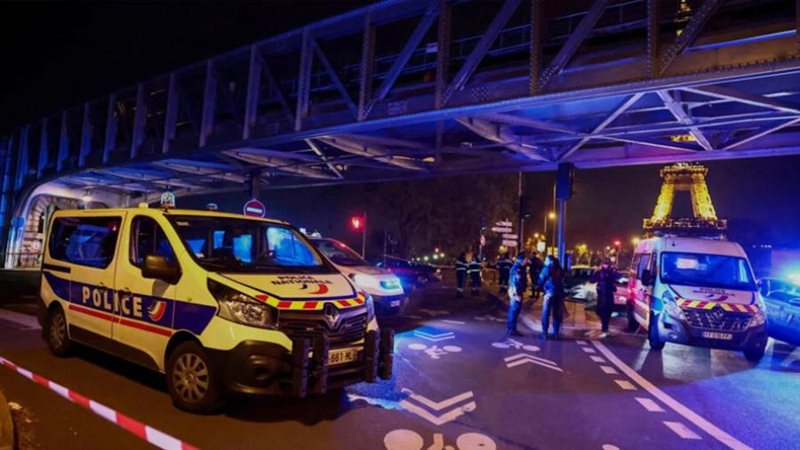 الشرطة الفرنسية تقوم