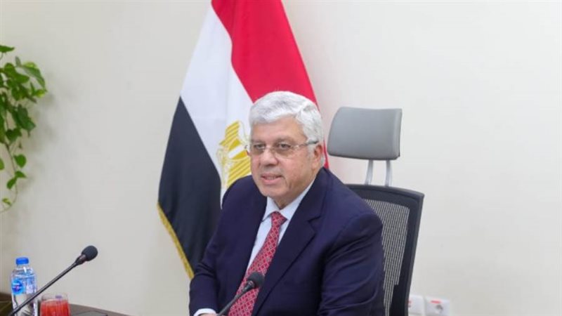 الدكتور أيمن عاشور