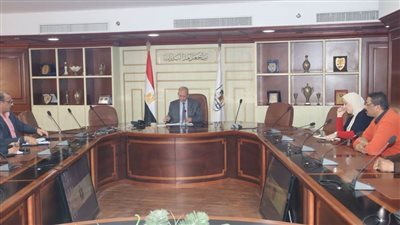 سكرتير بني سويف يلتقي أعضاء غرفة العمليات الرئيسية استعدادًا للانتخابات الرئاسية