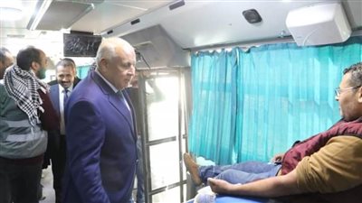 محافظ الوادي الجديد يدشن حملة التبرع بالدم لصالح الأشقاء الفلسطينيين