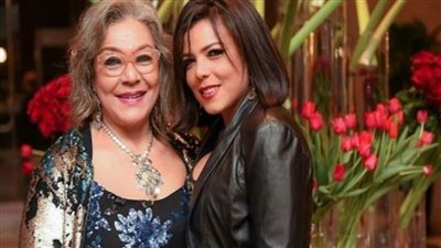 ناهد السباعي تنعي والدتها وتحدد موعد ومكان العزاء 