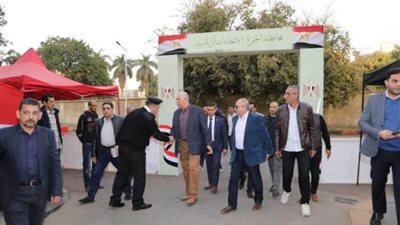 وزير الزراعة يطمئن على جاهزية اللجنة الانتخابية بمقر هيئة التعمير لاستقبال الناخبين