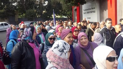 عاجل.. حضور كثيف للمرأة والشباب في لجنة مدرسة الأميرية مع بدء التصويت في الانتخابات الرئاسية 