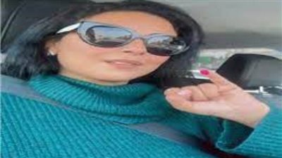 الفنانة نهى عابدين تدلي بصوتها في إحدى لجان السادس من أكتوبر