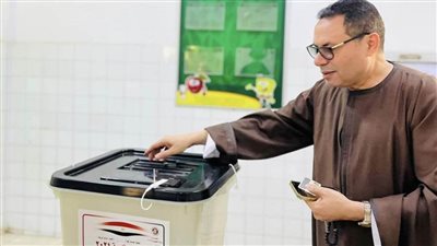 رئيس لجنة الزراعة بمجلس النواب يدلي بصوته في الانتخابات الرئاسية بالدقهلية 
