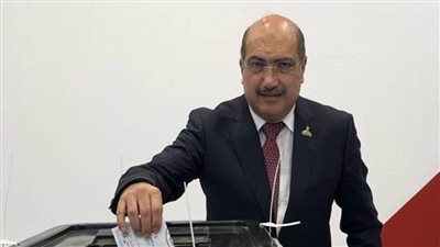 رئيس برلمانية الشعب الجمهوري بالشيوخ يدلي بصوته الانتخابي