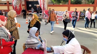 الرعاية الصحية تقدم الخدمات الطبية في محيط اللجان الانتخابية بمحافظات التأمين الصحي الشامل