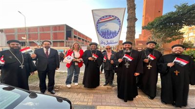  الأنبا بافلي وكهنة المندرة يدلون بأصواتهم في الانتخابات الرئاسية