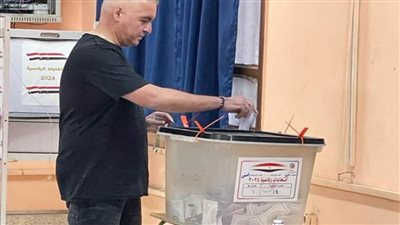 سيف زاهر يدلي بصوته باليوم في الانتخابات الرئاسية