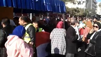 حضور كثيف للناخبين بمدرسة دمنهور بنين بالبحيرة 