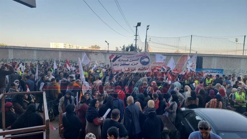 مسيرات حاشدة