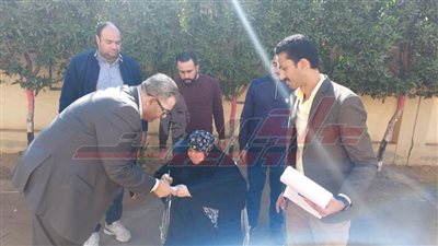 كبار السن يتوافدون علي لجان الانتخابات بكفر الشيخ 