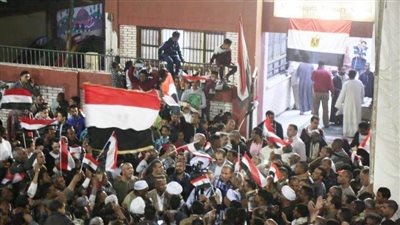 بالصور.. حشود الناخبين بالزنقاطة محافظة الأقصر حتى اللحظات الأخيرة 