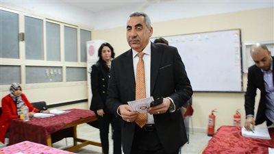رئيس الضرائب يدلي بصوته في الانتخابات الرئاسية