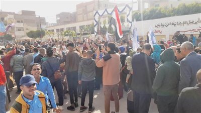 توافد الناخبين بكثافة على لجان الشرابية وشبرا والوايلي للتصويت بالانتخابات الرئاسية