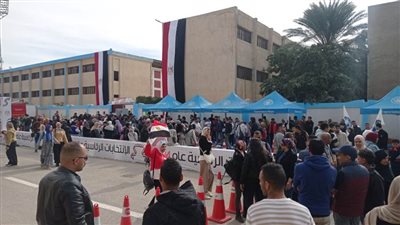  لليوم الثاني على التوالي.. تواصل توافد المواطنين على مقار اللجان الانتخابية بالمحافظات