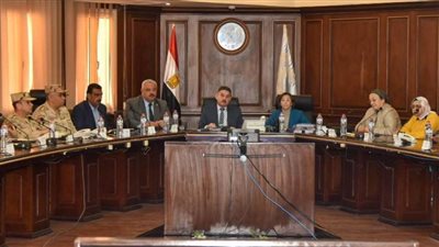 محافظ الإسكندرية يتابع سير العملية الانتخابية من داخل غرفة العمليات بديوان المحافظة