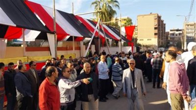 أهالي المعادي يصرون على ضرب المثل في الوطنية خلال اليوم الثاني للانتخابات الرئاسية