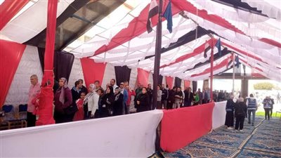 بمختلف الفئات.. استمرار المشاركة الفعالة في ثاني أيام الانتخابات الرئاسية بالسويس