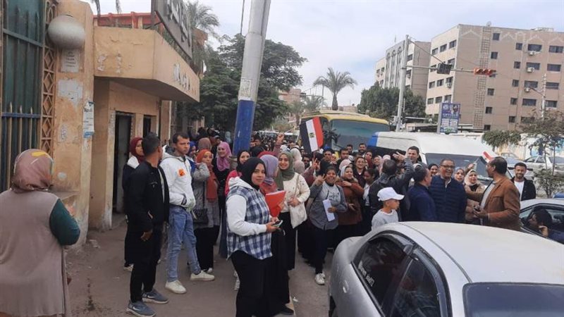 الناخبون امام اللجان