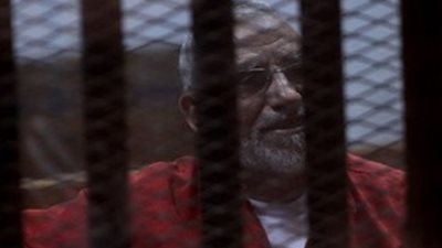 بدء محاكمة بديع و92 آخرين فى قضية 