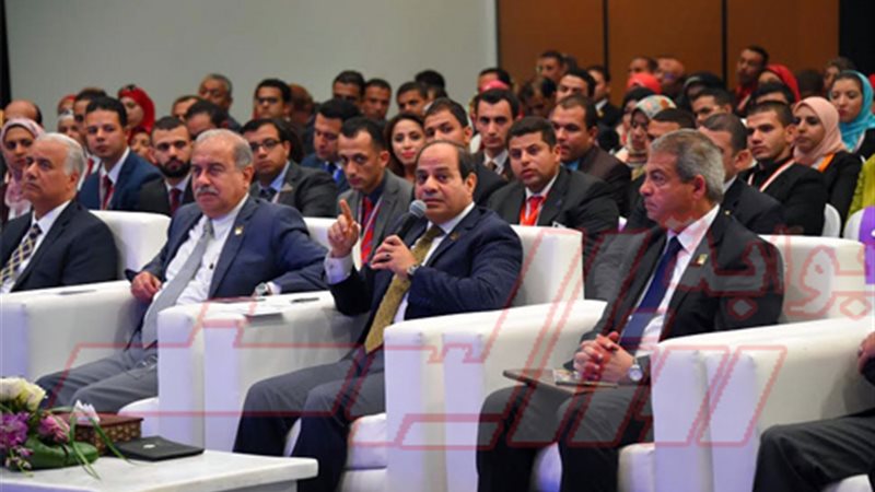 الرئيس يشارك في جلسة