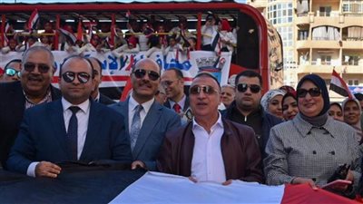 محافظ الإسكندرية يشارك بموكب تلاميذ مدارس بشاير الخير٢ في الانتخابات الرئاسية 2024