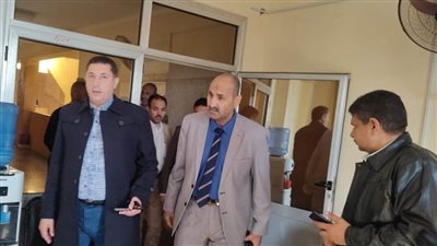 سكرتير مساعد بني سويف يتفقد انتظام وسير الانتخابات بلجان إهناسيا 