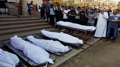 ارتفاع عدد الشهداء بغزة إلى  18205