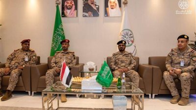 قائد قوات تحالف دعم الشرعية ورئيس الأركان اليمني يبحثان أوجه التعاون العسكري