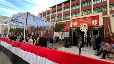 عاجل| بدء توافد الناخبين على لجان الاقتراع بالحي العاشر وزهراء مدينة نصر