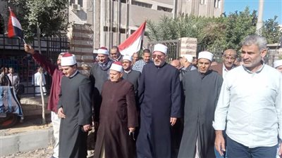 مسيرة حاشدة بالأعلام من منطقة المنيا الأزهرية للحث على المشاركة في الانتخابات الرئاسية 
